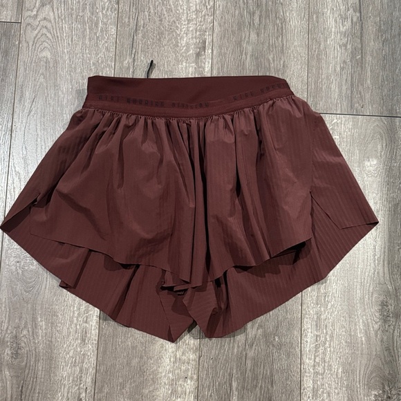 Nike burgundy running shirt with detachable shorts M - Picture 1 of 4